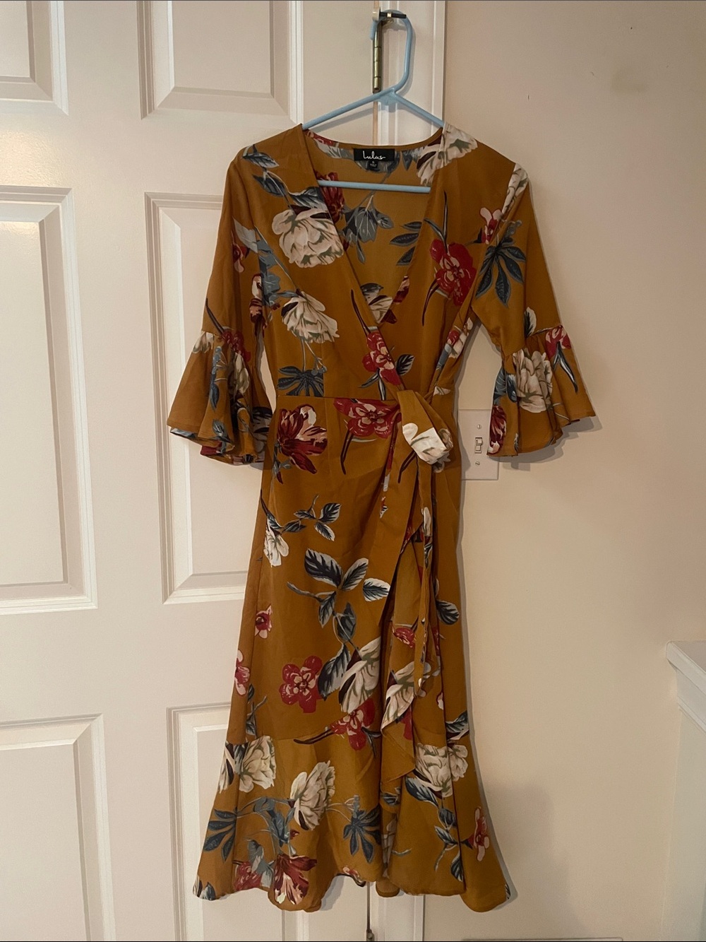 NWOT Lulus dress